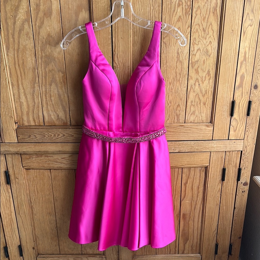 Elegant Pink Sleeveless Dress